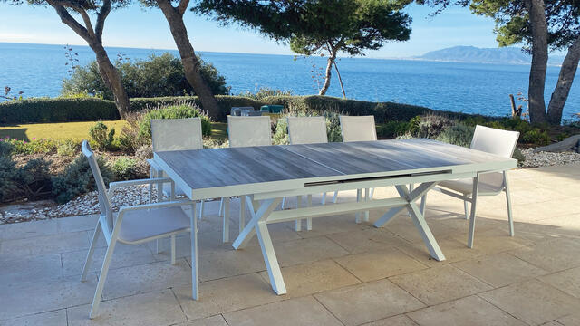 Athens White Aluminium 200/260 x 100 x 75cm Extendable Dining Table (6-10)