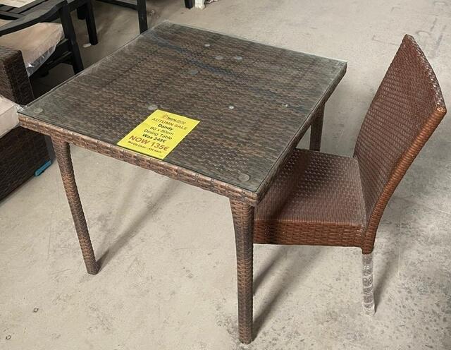 Dandy Dining Table