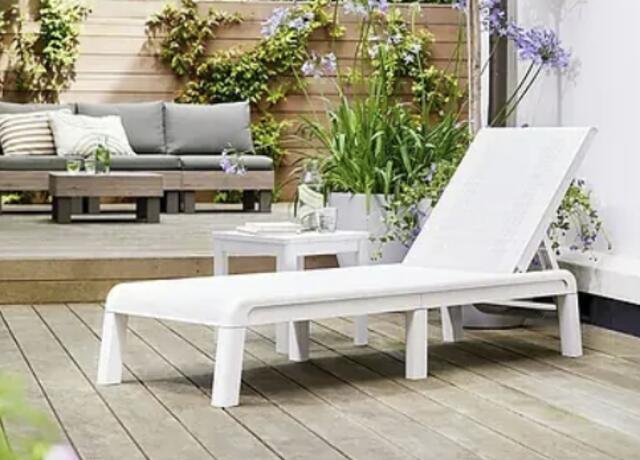 Mallorca Sunlounger White frame with blue cushion