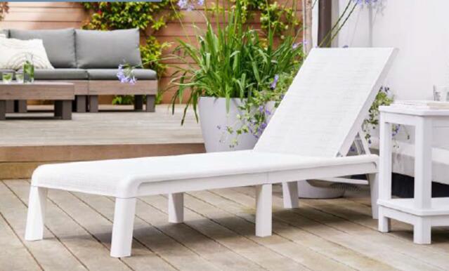 Mallorca Sunlounger White frame with green cushion