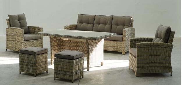 Manchuela Casual Dining Sofa Set