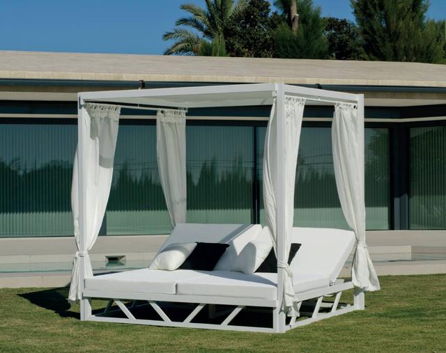 Balinesa Double Daybed